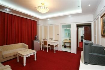Huijing Holiday Hotel Shanghai Exterior photo